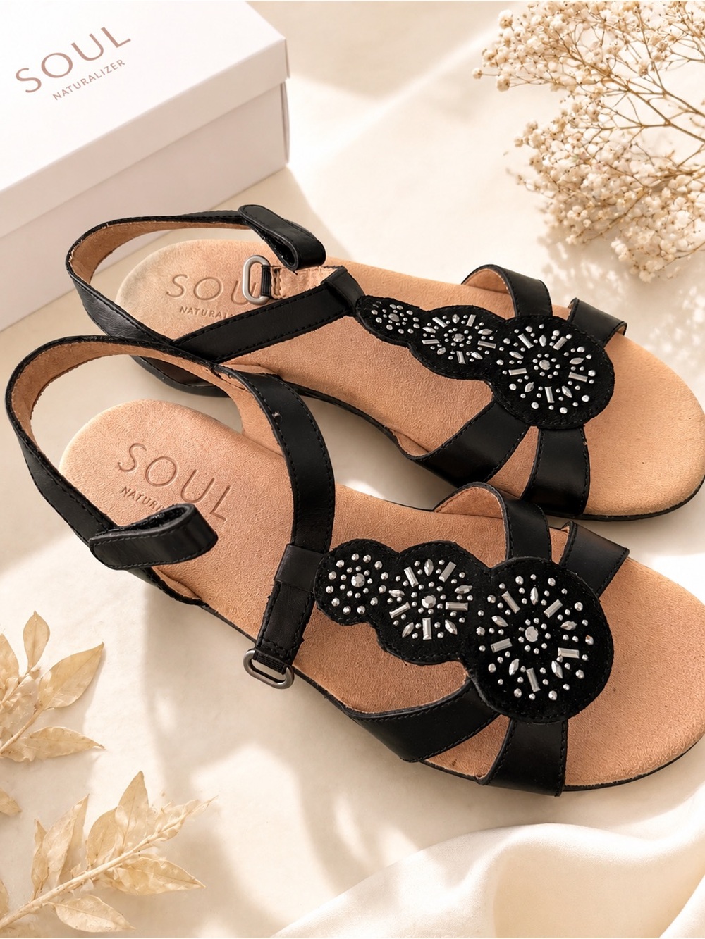 SOUL Naturalizer Black Beaded T-Strap Slingback Sandals with Tan Footbed